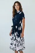 Elegant navy blue floral shirt dress with white flower print, button front midi dress with belt, cotton dress with flattering waist cut, comfortable and feminine everyday outfit / Tamsiai mėlyna suknelė su baltais gėlių raštais, marškinių tipo susegama sagomis suknelė su dirželiu, lengvai krentanti, moteriška ir elegantiška kasdienai